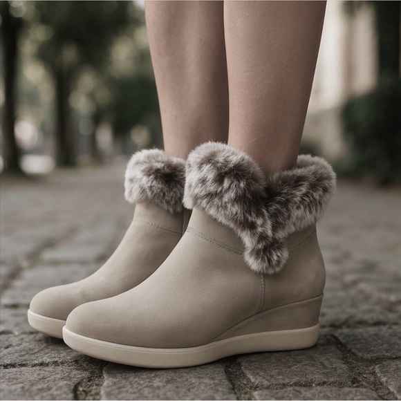 NWOT SERRA Genuine Suede Ankle Boots in Grey with faux fur Size 8 - Picture 4 of 8